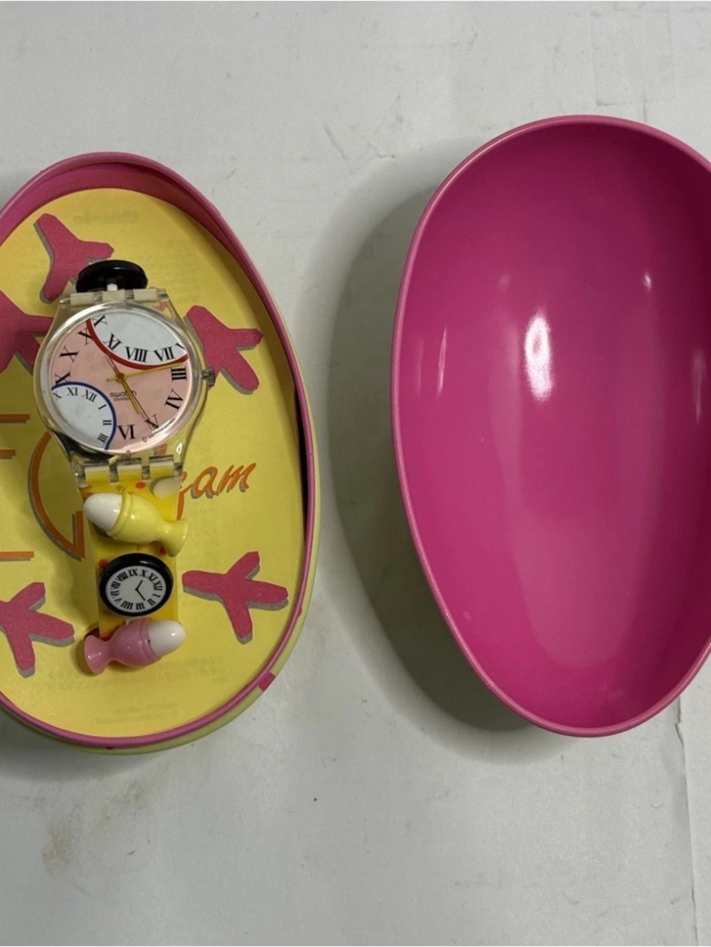 Swatch Eggs Dream GZ128 Special Collectors Edition with Charms and Metal Egg